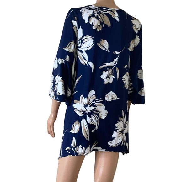 White Mark Handkerchief Tunic Top floral print Navy Blue White blouse top SZ M - Picture 3 of 9